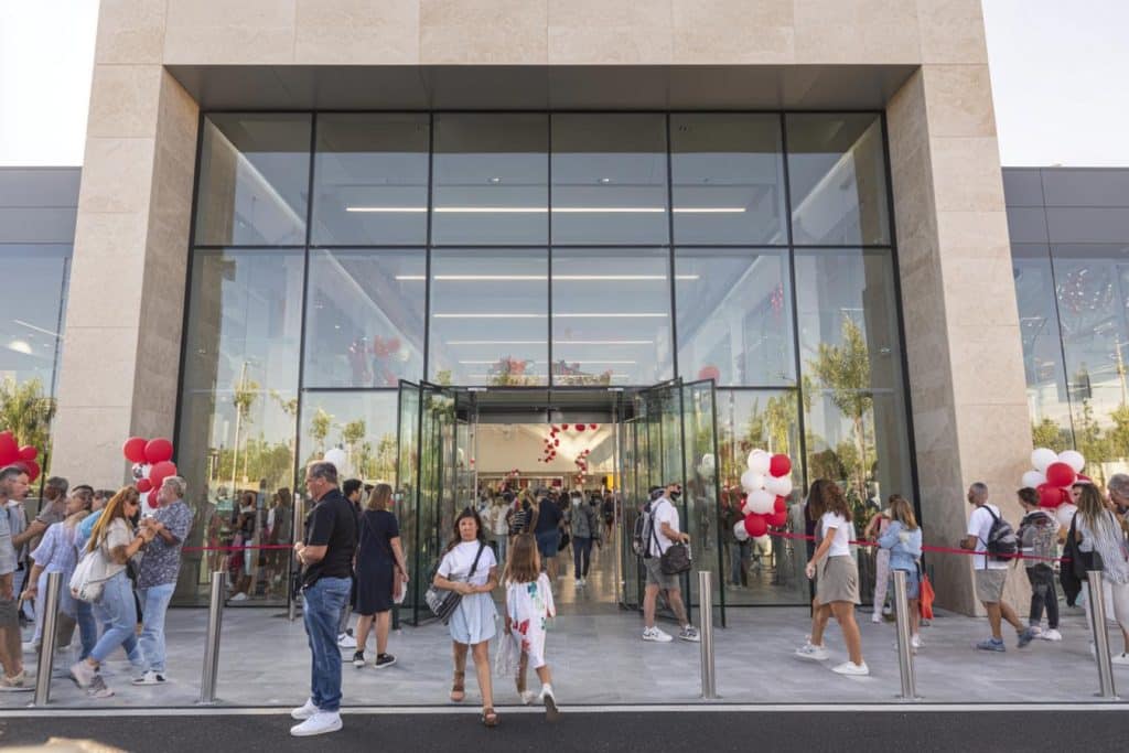 centro comercial gigante sevilla fachada
