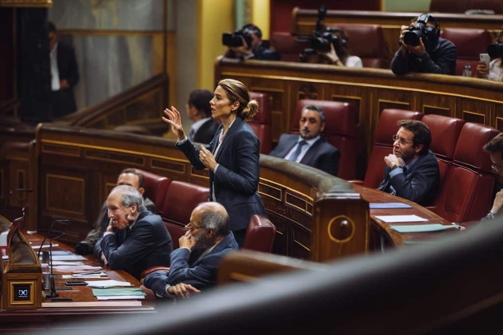 emma buj acusa psoe senado